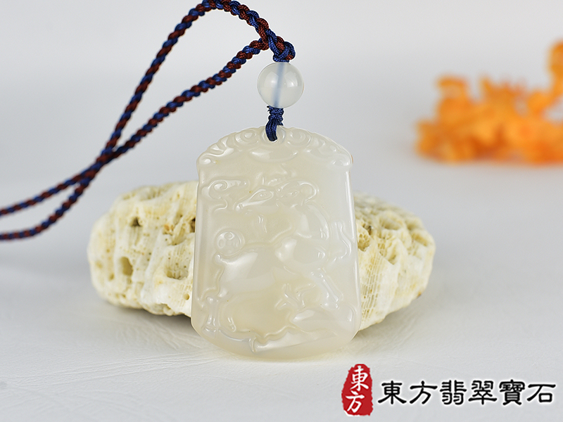 瑪瑙羊項鍊玉珮(羊眉吐氣、洋洋如意:羊牌瑪瑙羊玉珮、玉髓羊玉墜、羊十二生肖項鍊)。橘帶白瑪瑙玉髓羊,GO073。客製化訂做各種瑪瑙玉髓羊吊墜玉珮項鍊。★附東方翡翠寶石保證卡 0.jpg