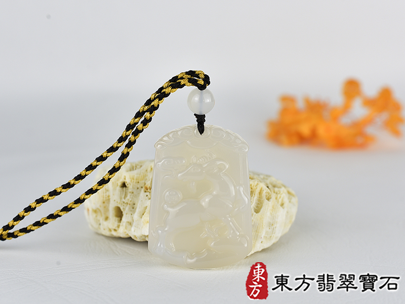 瑪瑙羊項鍊玉珮(羊眉吐氣、洋洋如意:羊牌瑪瑙羊玉珮、玉髓羊玉墜、羊十二生肖項鍊)。橘帶白瑪瑙玉髓羊,GO074。客製化訂做各種瑪瑙玉髓羊吊墜玉珮項鍊。★附東方翡翠寶石保證卡 0.jpg