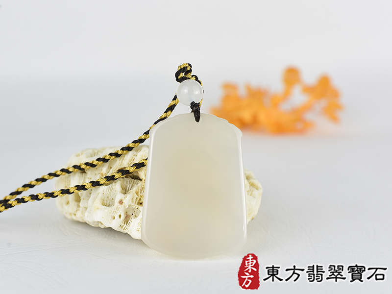 瑪瑙羊項鍊玉珮(羊眉吐氣、洋洋如意:羊牌瑪瑙羊玉珮、玉髓羊玉墜、羊十二生肖項鍊)。橘帶白瑪瑙玉髓羊,GO074。客製化訂做各種瑪瑙玉髓羊吊墜玉珮項鍊。★附東方翡翠寶石保證卡 3.jpg