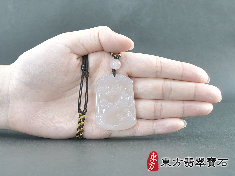 瑪瑙羊項鍊玉珮(羊眉吐氣、洋洋如意:羊牌瑪瑙羊玉珮、玉髓羊玉墜、羊十二生肖項鍊)。橘帶白瑪瑙玉髓羊,GO074。客製化訂做各種瑪瑙玉髓羊吊墜玉珮項鍊。★附東方翡翠寶石保證卡 5.jpg