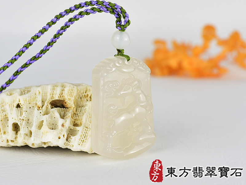 瑪瑙羊項鍊玉珮(羊眉吐氣、洋洋如意:羊牌瑪瑙羊玉珮、玉髓羊玉墜、羊十二生肖項鍊)。白瑪瑙玉髓羊,GO076。客製化訂做各種瑪瑙玉髓羊吊墜玉珮項鍊。★附東方翡翠寶石保證卡 2.jpg