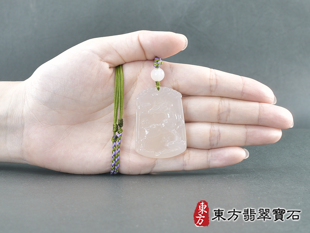 瑪瑙羊項鍊玉珮(羊眉吐氣、洋洋如意:羊牌瑪瑙羊玉珮、玉髓羊玉墜、羊十二生肖項鍊)。白瑪瑙玉髓羊,GO076。客製化訂做各種瑪瑙玉髓羊吊墜玉珮項鍊。★附東方翡翠寶石保證卡 5.jpg