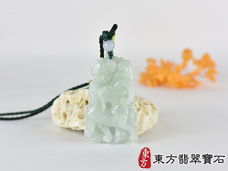 翡翠羊項鍊玉珮(羊眉吐氣、洋洋如意:羊牌A貨翡翠羊玉珮、緬甸玉羊玉墜、羊十二生肖項鍊)。淡綠加淺紫糯種羊,GO082。客製化訂做各種翡翠羊吊墜玉珮項鍊。★附A貨翡翠雙證書 0.jpg