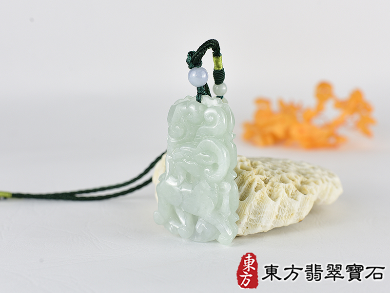 翡翠羊項鍊玉珮(羊眉吐氣、洋洋如意:羊牌A貨翡翠羊玉珮、緬甸玉羊玉墜、羊十二生肖項鍊)。淡綠加淺紫糯種羊,GO082。客製化訂做各種翡翠羊吊墜玉珮項鍊。★附A貨翡翠雙證書 1.jpg
