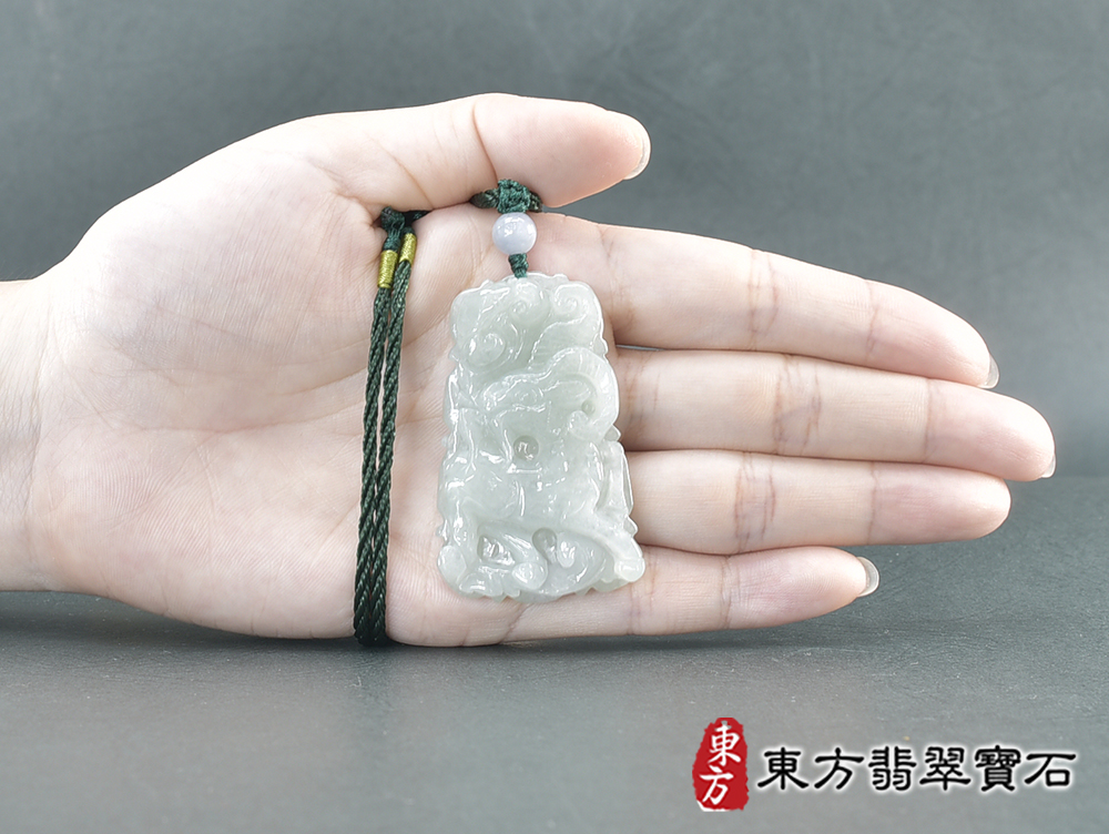 翡翠羊項鍊玉珮(羊眉吐氣、洋洋如意:羊牌A貨翡翠羊玉珮、緬甸玉羊玉墜、羊十二生肖項鍊)。淡綠加淺紫糯種羊,GO082。客製化訂做各種翡翠羊吊墜玉珮項鍊。★附A貨翡翠雙證書 5.jpg