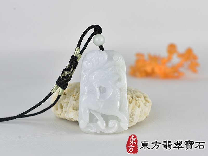 翡翠羊項鍊玉珮(羊眉吐氣、洋洋如意:羊牌A貨翡翠羊玉珮、緬甸玉羊玉墜、羊十二生肖項鍊)。淡綠加淺紫糯種羊,GO083。客製化訂做各種翡翠羊吊墜玉珮項鍊。★附A貨翡翠雙證書 0.jpg