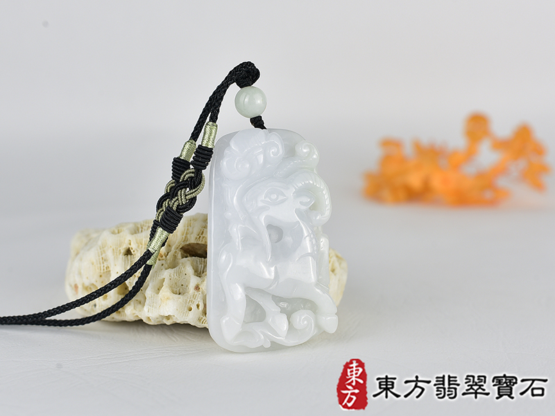 翡翠羊項鍊玉珮(羊眉吐氣、洋洋如意:羊牌A貨翡翠羊玉珮、緬甸玉羊玉墜、羊十二生肖項鍊)。淡綠加淺紫糯種羊,GO083。客製化訂做各種翡翠羊吊墜玉珮項鍊。★附A貨翡翠雙證書 2.jpg