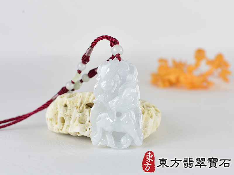 翡翠羊項鍊玉珮(羊眉吐氣、洋洋如意:羊牌A貨翡翠羊玉珮、緬甸玉羊玉墜、羊十二生肖項鍊)。淡綠加淺紫糯種羊,GO085。客製化訂做各種翡翠羊吊墜玉珮項鍊。★附A貨翡翠雙證書 0.jpg
