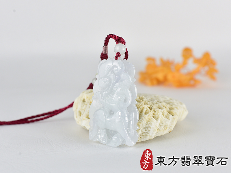 翡翠羊項鍊玉珮(羊眉吐氣、洋洋如意:羊牌A貨翡翠羊玉珮、緬甸玉羊玉墜、羊十二生肖項鍊)。淡綠加淺紫糯種羊,GO085。客製化訂做各種翡翠羊吊墜玉珮項鍊。★附A貨翡翠雙證書 2.jpg