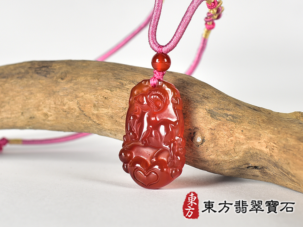 瑪瑙羊項鍊玉珮(羊眉吐氣、洋洋如意:羊牌瑪瑙羊玉珮、玉髓羊玉墜、羊十二生肖項鍊)。橘帶紅瑪瑙玉髓羊,GO086。客製化訂做各種瑪瑙玉髓羊吊墜玉珮項鍊。★附東方翡翠寶石保證卡 1.jpg