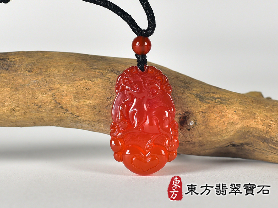 瑪瑙羊項鍊玉珮(羊眉吐氣、洋洋如意:羊牌瑪瑙羊玉珮、玉髓羊玉墜、羊十二生肖項鍊)。橘帶紅瑪瑙玉髓羊,GO087。客製化訂做各種瑪瑙玉髓羊吊墜玉珮項鍊。★附東方翡翠寶石保證卡 0.jpg