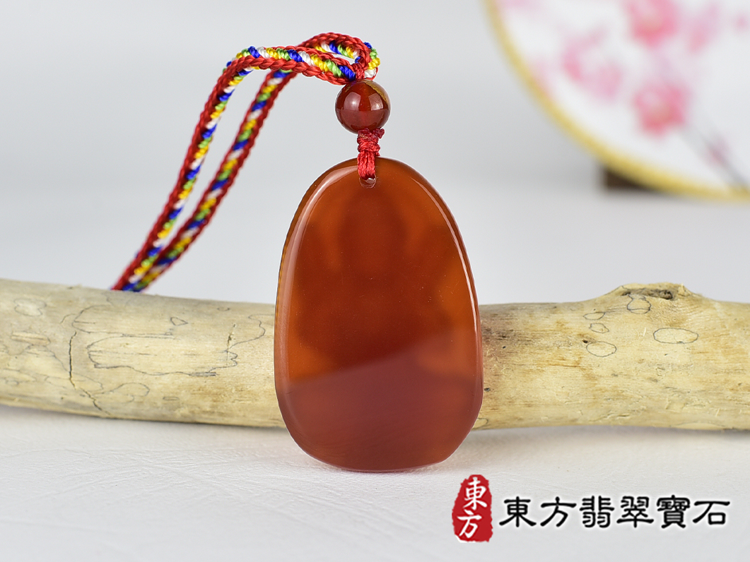 紅瑪瑙虛空藏菩薩項鍊玉珮(虛空藏菩薩:虛空藏菩薩牌紅瑪瑙虛空藏菩薩玉珮、紅瑪瑙虛空藏菩薩玉墜)。紅瑪瑙虛空藏菩薩,GY2156。客製化訂做各種紅瑪瑙虛空藏菩薩吊墜玉珮項鍊。★附東方翡翠寶石保證卡 3.jpg