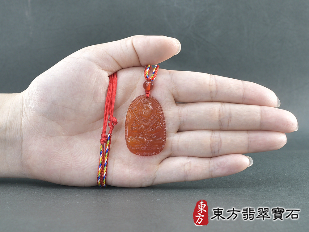 紅瑪瑙虛空藏菩薩項鍊玉珮(虛空藏菩薩:虛空藏菩薩牌紅瑪瑙虛空藏菩薩玉珮、紅瑪瑙虛空藏菩薩玉墜)。紅瑪瑙虛空藏菩薩,GY2157。客製化訂做各種紅瑪瑙虛空藏菩薩吊墜玉珮項鍊。★附東方翡翠寶石保證卡 5.jpg