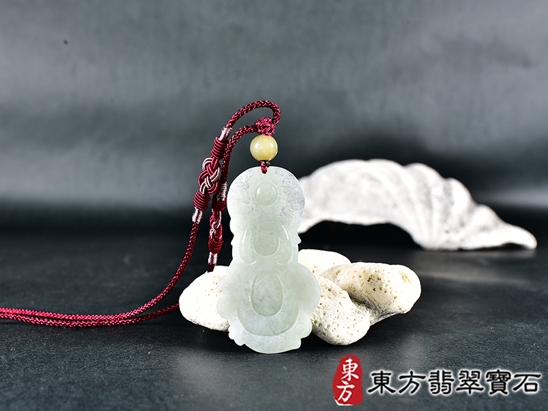 翡翠如意觀音項鍊玉珮(觀世音菩薩:如意觀音牌翡翠觀音玉珮、翡翠如意觀音玉墜)。糯種如意觀音,GY2183。客製化訂做各種翡翠如意觀音吊墜玉珮項鍊。★附東方翡翠寶石保證卡 6.jpg
