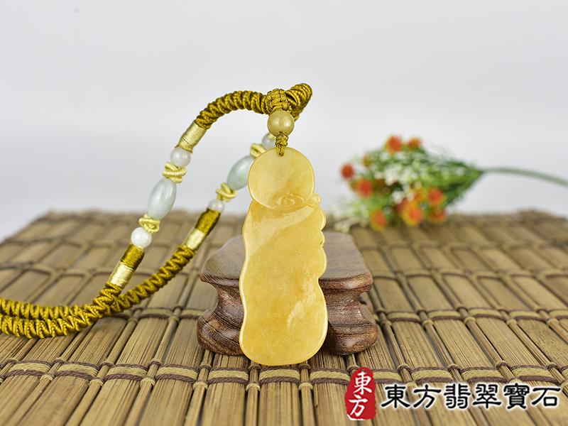 翡翠觀音項鍊玉珮(觀世音菩薩、寶瓶觀音:觀音牌A貨翡翠觀世音菩薩玉珮、緬甸玉觀音玉墜)。細豆種觀世音菩薩,GY2189。客製化訂做各種翡翠觀音吊墜玉珮項鍊。★附A貨翡翠雙證書 3.jpg