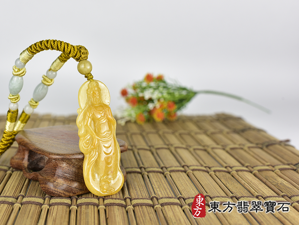 翡翠觀音項鍊玉珮(觀世音菩薩、寶瓶觀音:觀音牌A貨翡翠觀世音菩薩玉珮、緬甸玉觀音玉墜)。細豆種觀世音菩薩,GY2189。客製化訂做各種翡翠觀音吊墜玉珮項鍊。★附A貨翡翠雙證書 4.jpg