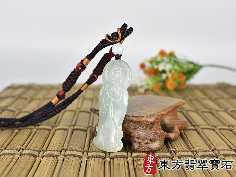 翡翠合掌觀音項鍊玉珮(觀世音菩薩:觀音牌A貨翡翠觀音玉珮、緬甸玉觀世音菩薩玉墜)。豆糯種翡翠合掌觀音,GY2192。客製化訂做各種翡翠觀音吊墜玉珮項鍊。★附A貨翡翠雙證書 1.jpg