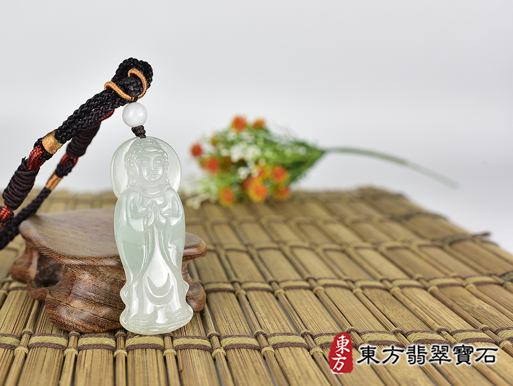 翡翠合掌觀音項鍊玉珮(觀世音菩薩:觀音牌A貨翡翠觀音玉珮、緬甸玉觀世音菩薩玉墜)。豆糯種翡翠合掌觀音,GY2192。客製化訂做各種翡翠觀音吊墜玉珮項鍊。★附A貨翡翠雙證書 4.jpg