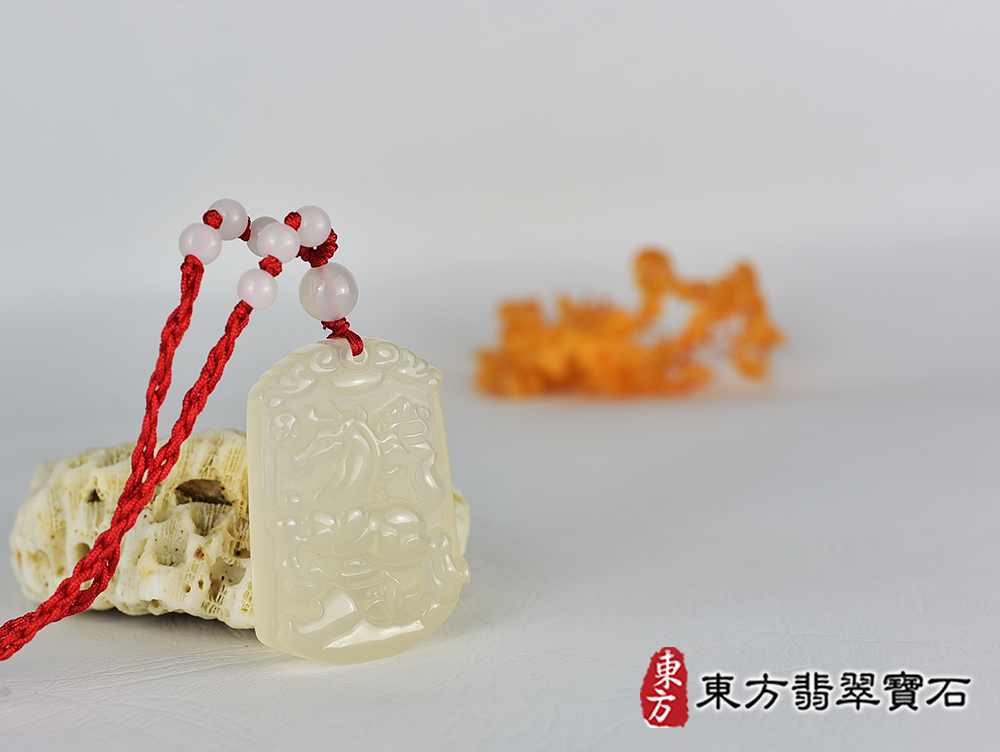 瑪瑙馬項鍊玉珮(馬到成功帶如意:馬牌瑪瑙馬玉珮、玉髓馬玉墜、馬十二生肖項鍊)。黃瑪瑙玉髓馬,HO078。客製化訂做各種瑪瑙玉髓馬吊墜玉珮項鍊。★附東方翡翠寶石保證卡 4.jpg