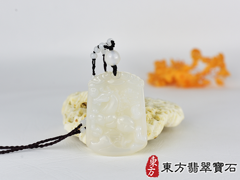 瑪瑙馬項鍊玉珮(馬到成功帶如意:馬牌瑪瑙馬玉珮、玉髓馬玉墜、馬十二生肖項鍊)。黃瑪瑙玉髓馬,HO081。客製化訂做各種瑪瑙玉髓馬吊墜玉珮項鍊。★附東方翡翠寶石保證卡 0.jpg