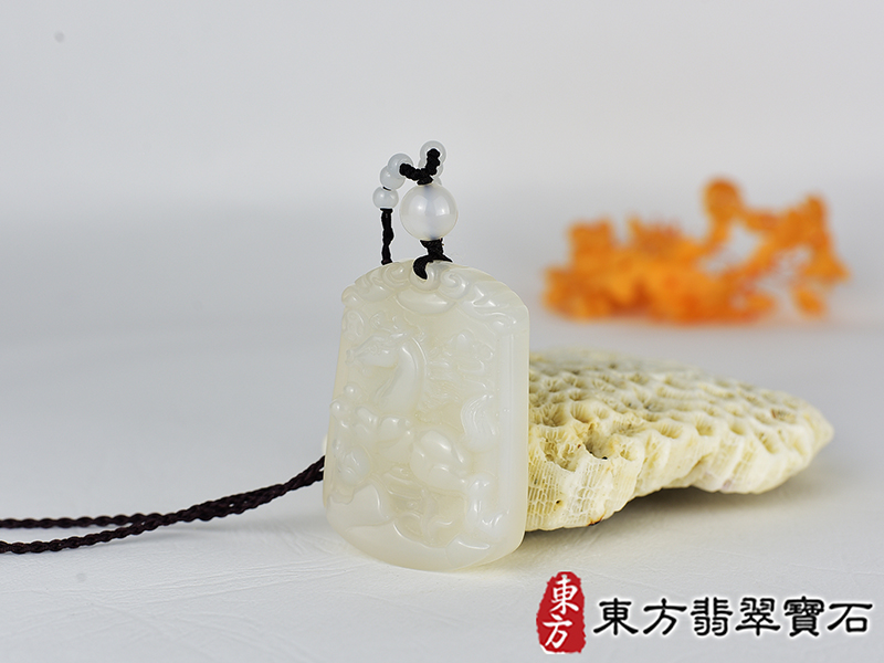 瑪瑙馬項鍊玉珮(馬到成功帶如意:馬牌瑪瑙馬玉珮、玉髓馬玉墜、馬十二生肖項鍊)。黃瑪瑙玉髓馬,HO081。客製化訂做各種瑪瑙玉髓馬吊墜玉珮項鍊。★附東方翡翠寶石保證卡 1.jpg