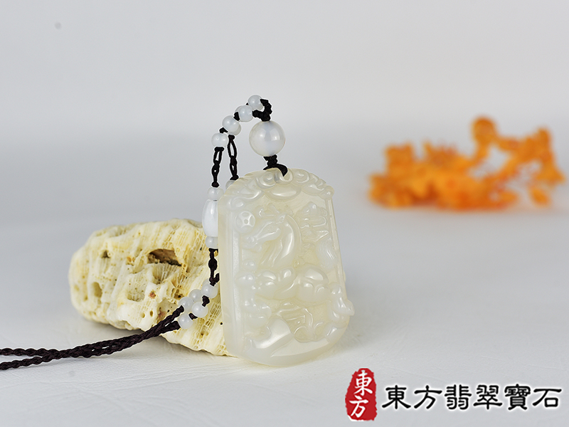 瑪瑙馬項鍊玉珮(馬到成功帶如意:馬牌瑪瑙馬玉珮、玉髓馬玉墜、馬十二生肖項鍊)。黃瑪瑙玉髓馬,HO081。客製化訂做各種瑪瑙玉髓馬吊墜玉珮項鍊。★附東方翡翠寶石保證卡 2.jpg