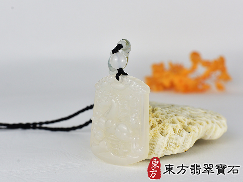 瑪瑙馬項鍊玉珮(馬到成功帶如意:馬牌瑪瑙馬玉珮、玉髓馬玉墜、馬十二生肖項鍊)。黃瑪瑙玉髓馬,HO082。客製化訂做各種瑪瑙玉髓馬吊墜玉珮項鍊。★附東方翡翠寶石保證卡 1.jpg