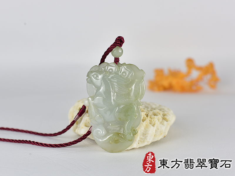 翡翠馬項鍊玉珮(馬上有錢:馬牌翡翠馬玉珮、緬甸玉馬玉墜、馬十二生肖項鍊)。綠色糯種翡翠馬,HO091。客製化訂做各種翡翠馬吊墜玉珮項鍊。★附A貨翡翠雙證書 0.jpg