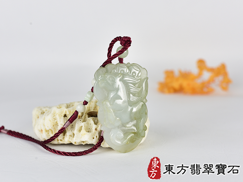 翡翠馬項鍊玉珮(馬上有錢:馬牌翡翠馬玉珮、緬甸玉馬玉墜、馬十二生肖項鍊)。綠色糯種翡翠馬,HO091。客製化訂做各種翡翠馬吊墜玉珮項鍊。★附A貨翡翠雙證書 2.jpg