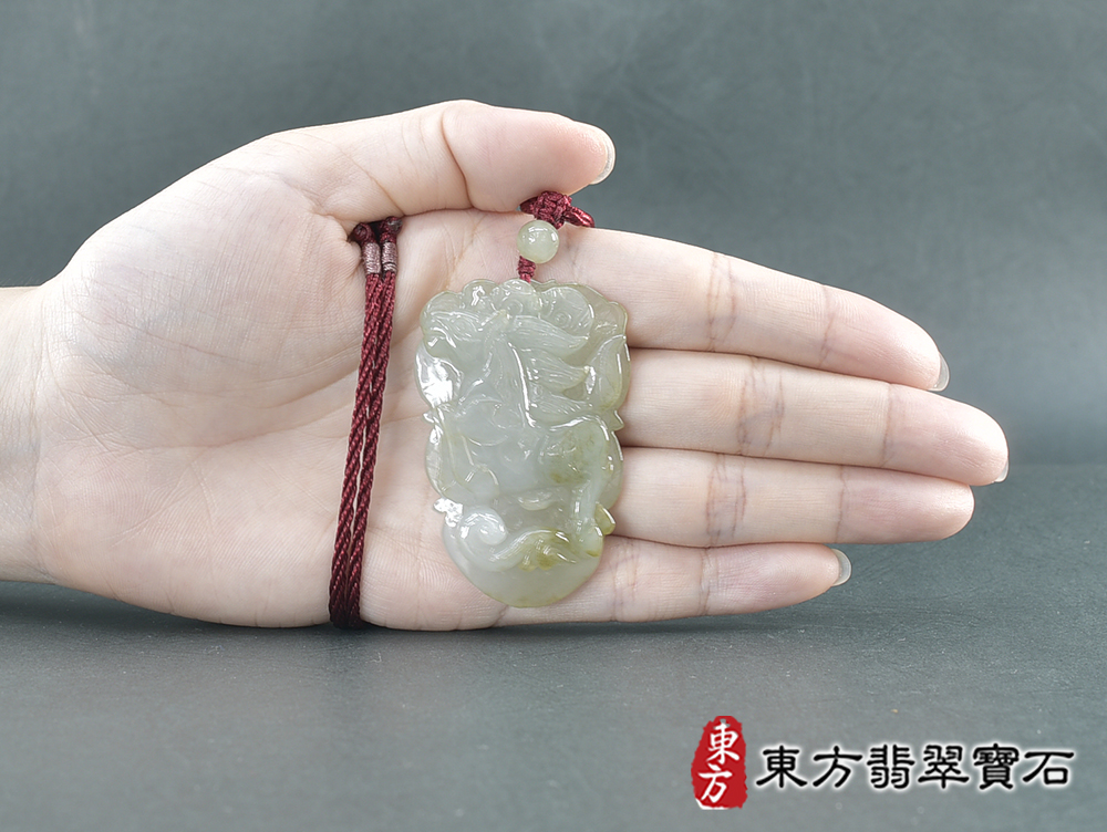 翡翠馬項鍊玉珮(馬上有錢:馬牌翡翠馬玉珮、緬甸玉馬玉墜、馬十二生肖項鍊)。綠色糯種翡翠馬,HO091。客製化訂做各種翡翠馬吊墜玉珮項鍊。★附A貨翡翠雙證書 5.jpg