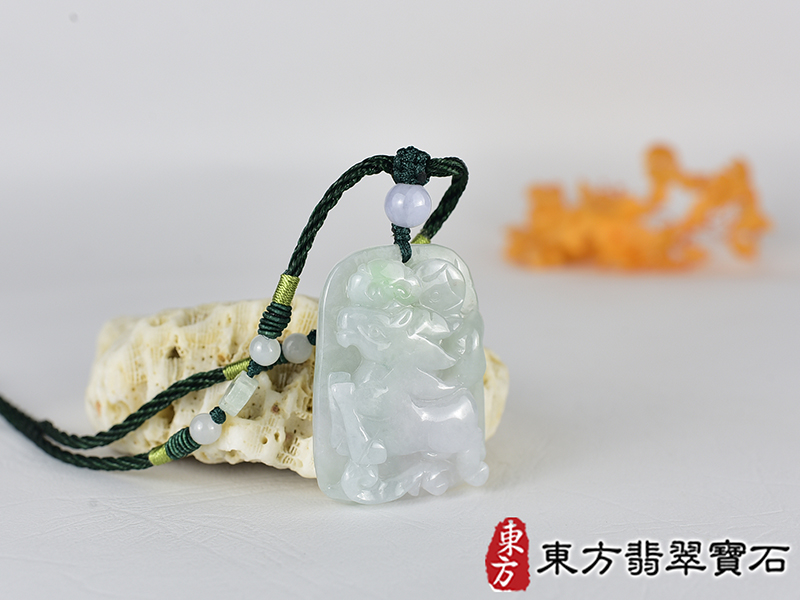 翡翠馬項鍊玉珮(馬上有錢:馬牌翡翠馬玉珮、緬甸玉馬玉墜、馬十二生肖項鍊)。綠色糯種翡翠馬,HO092。客製化訂做各種翡翠馬吊墜玉珮項鍊。★附A貨翡翠雙證書 2.jpg