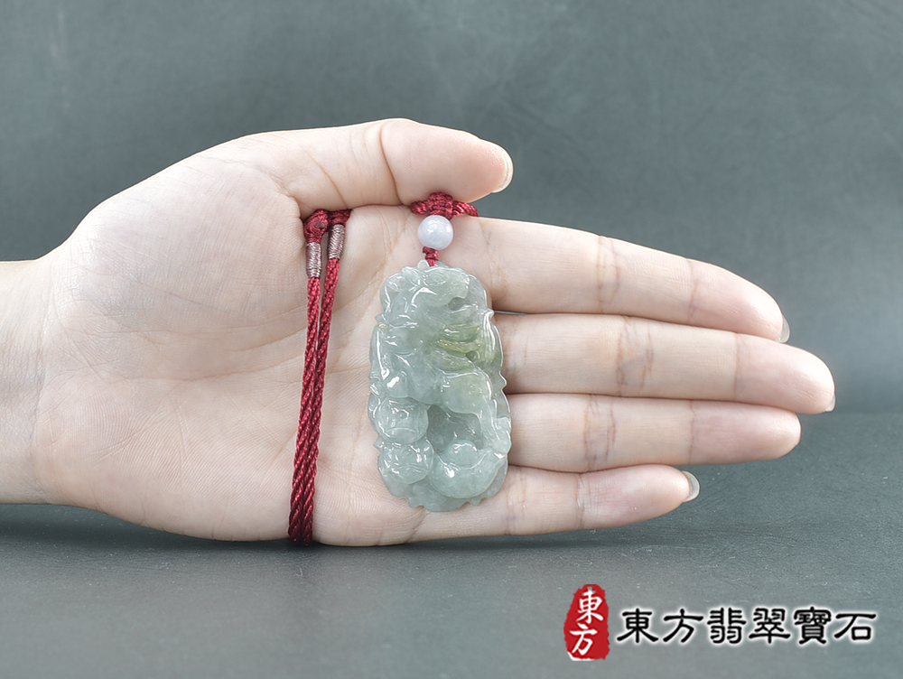 翡翠馬項鍊玉珮(馬上有錢:馬牌翡翠馬玉珮、緬甸玉馬玉墜、馬十二生肖項鍊)。綠色糯種翡翠馬,HO093。客製化訂做各種翡翠馬吊墜玉珮項鍊。★附A貨翡翠雙證書 5.jpg