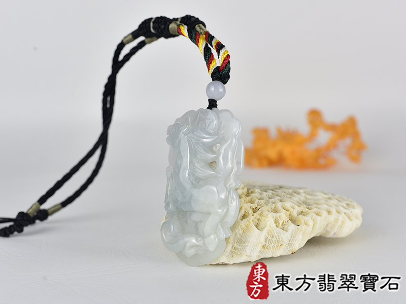 翡翠馬項鍊玉珮(馬上有錢:馬牌翡翠馬玉珮、緬甸玉馬玉墜、馬十二生肖項鍊)。綠色糯種翡翠馬,HO094。客製化訂做各種翡翠馬吊墜玉珮項鍊。★附A貨翡翠雙證書 1.jpg