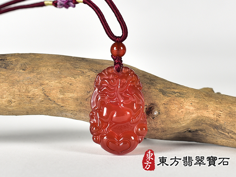 瑪瑙馬項鍊玉珮(馬到成功帶如意:馬牌瑪瑙馬玉珮、玉髓馬玉墜、馬十二生肖項鍊)。紅瑪瑙玉髓馬,HO097。客製化訂做各種瑪瑙玉髓馬吊墜玉珮項鍊。★附東方翡翠寶石保證卡 0.jpg