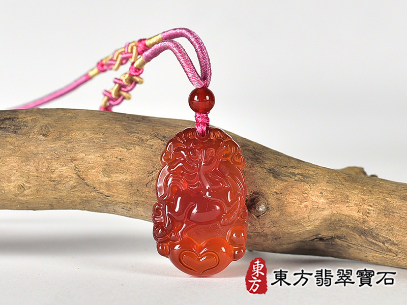 瑪瑙馬項鍊玉珮(馬到成功帶如意:馬牌瑪瑙馬玉珮、玉髓馬玉墜、馬十二生肖項鍊)。紅瑪瑙玉髓馬,HO098。客製化訂做各種瑪瑙玉髓馬吊墜玉珮項鍊。★附東方翡翠寶石保證卡 0.jpg