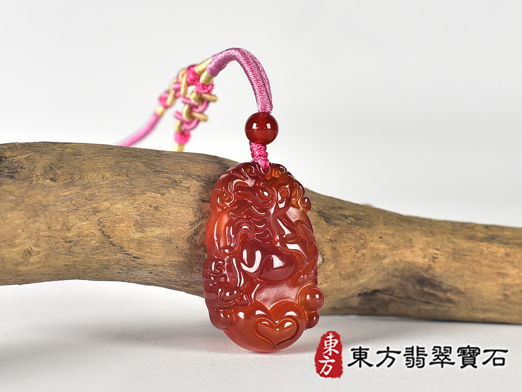 瑪瑙馬項鍊玉珮(馬到成功帶如意:馬牌瑪瑙馬玉珮、玉髓馬玉墜、馬十二生肖項鍊)。紅瑪瑙玉髓馬,HO098。客製化訂做各種瑪瑙玉髓馬吊墜玉珮項鍊。★附東方翡翠寶石保證卡 2.jpg