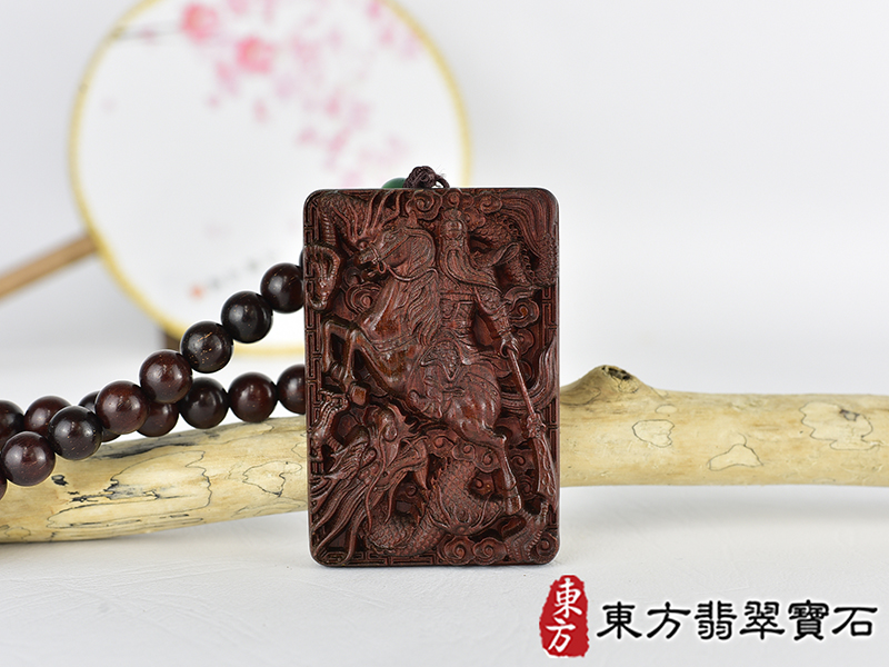 紅木關公項鍊玉珮(關聖帝君:關公牌紅木關公玉珮、紅木關公吊墜)。關公,KG735。客製化訂做各種紅木關公吊墜項鍊。★附東方翡翠寶石保證卡 0.jpg
