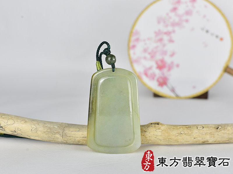 翡翠關公項鍊玉珮(關聖帝君:關公牌A貨翡翠關公玉珮、緬甸玉關公玉墜)。關公,KG737。客製化訂做各種翡翠關公吊墜玉珮項鍊。★附A貨翡翠雙證書 3.jpg