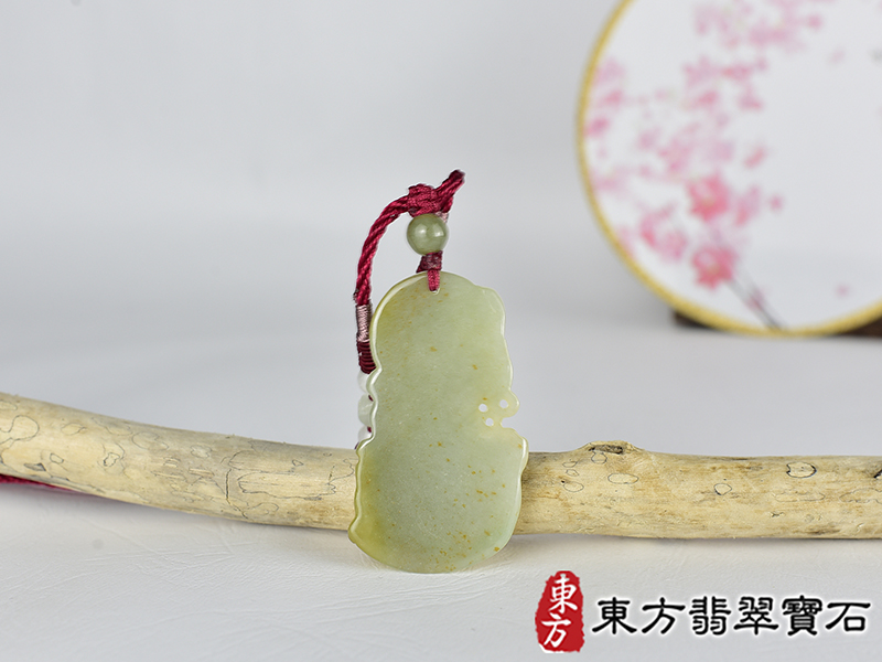 翡翠關公項鍊玉珮(關聖帝君:關公牌A貨翡翠關公玉珮、緬甸玉關公玉墜)。關公,KG747。客製化訂做各種翡翠關公吊墜玉珮項鍊。★附A貨翡翠雙證書 3.jpg