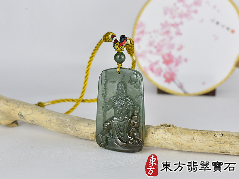 翡翠關公項鍊玉珮(關聖帝君:關公牌A貨翡翠關公玉珮、緬甸玉關公玉墜)。關公,KG754。客製化訂做各種翡翠關公吊墜玉珮項鍊。★附A貨翡翠雙證書 1.jpg