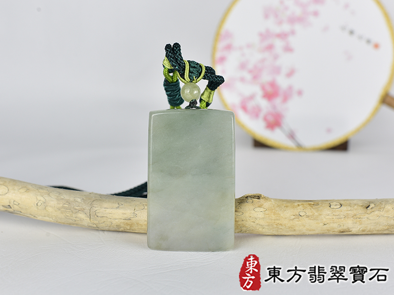 翡翠關公項鍊玉珮(關聖帝君:關公牌A貨翡翠關公玉珮、緬甸玉關公玉墜)。關公,KG756。客製化訂做各種翡翠關公吊墜玉珮項鍊。★附A貨翡翠雙證書 3.jpg