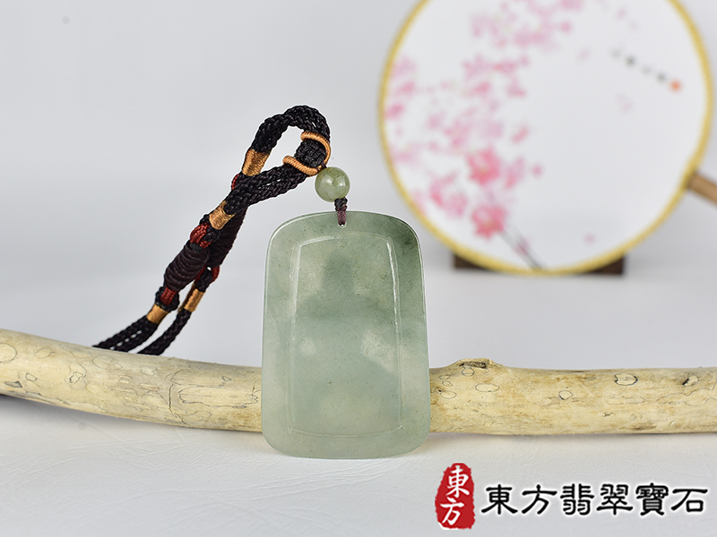 翡翠關公項鍊玉珮(關聖帝君:關公牌A貨翡翠關公玉珮、緬甸玉關公玉墜)。關公,KG758。客製化訂做各種翡翠關公吊墜玉珮項鍊。★附A貨翡翠雙證書 3.jpg