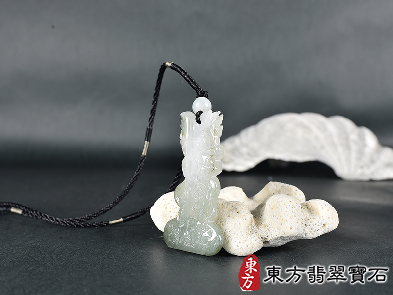 翡翠關公項鍊玉珮(關聖帝君:關公牌A貨翡翠關公玉珮、緬甸玉關公玉墜)。關公,KG767。客製化訂做各種翡翠關公吊墜玉珮項鍊。★附A貨翡翠雙證書 5.jpg