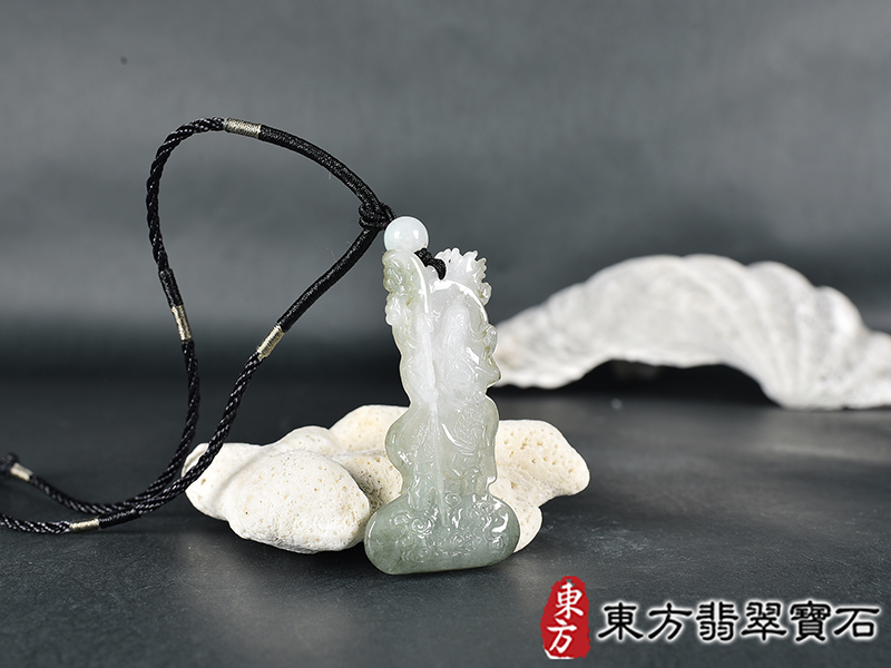 翡翠關公項鍊玉珮(關聖帝君:關公牌A貨翡翠關公玉珮、緬甸玉關公玉墜)。關公,KG767。客製化訂做各種翡翠關公吊墜玉珮項鍊。★附A貨翡翠雙證書 6.jpg