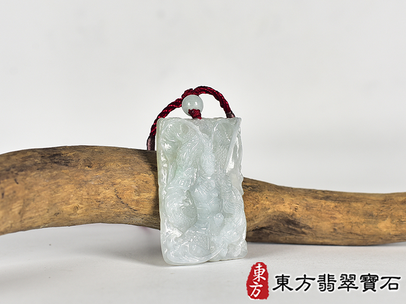 翡翠齊天大聖項鍊玉珮(齊天大聖:齊天大聖牌A貨翡翠齊天大聖玉珮、緬甸玉齊天大聖玉墜)。淡綠色糯種齊天大聖,KN274。客製化訂做各種翡翠齊天大聖吊墜玉珮項鍊。★附A貨翡翠雙證書 2.jpg