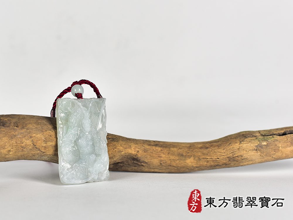 翡翠齊天大聖項鍊玉珮(齊天大聖:齊天大聖牌A貨翡翠齊天大聖玉珮、緬甸玉齊天大聖玉墜)。淡綠色糯種齊天大聖,KN274。客製化訂做各種翡翠齊天大聖吊墜玉珮項鍊。★附A貨翡翠雙證書 4.jpg