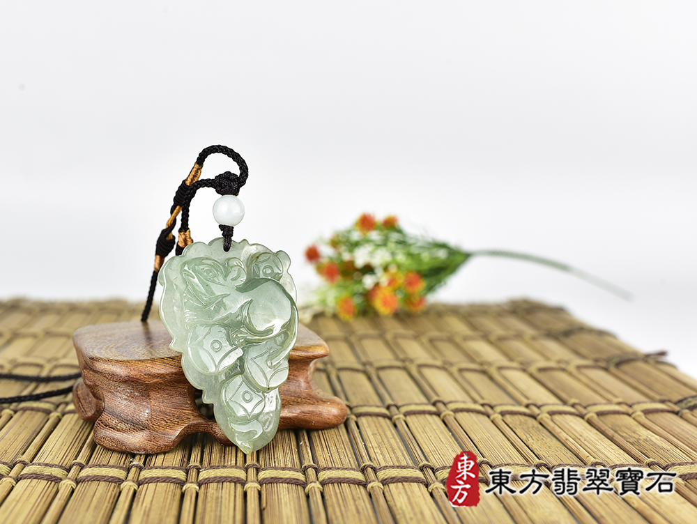 翡翠鼠項鍊玉珮(金錢鼠:鼠牌A貨翡翠鼠玉珮、緬甸玉鼠玉墜、鼠十二生肖項鍊)。綠色糯種翡鼠,MU088。客製化訂做各種翡翠鼠吊墜玉珮項鍊。★附A貨翡翠雙證書 4.jpg