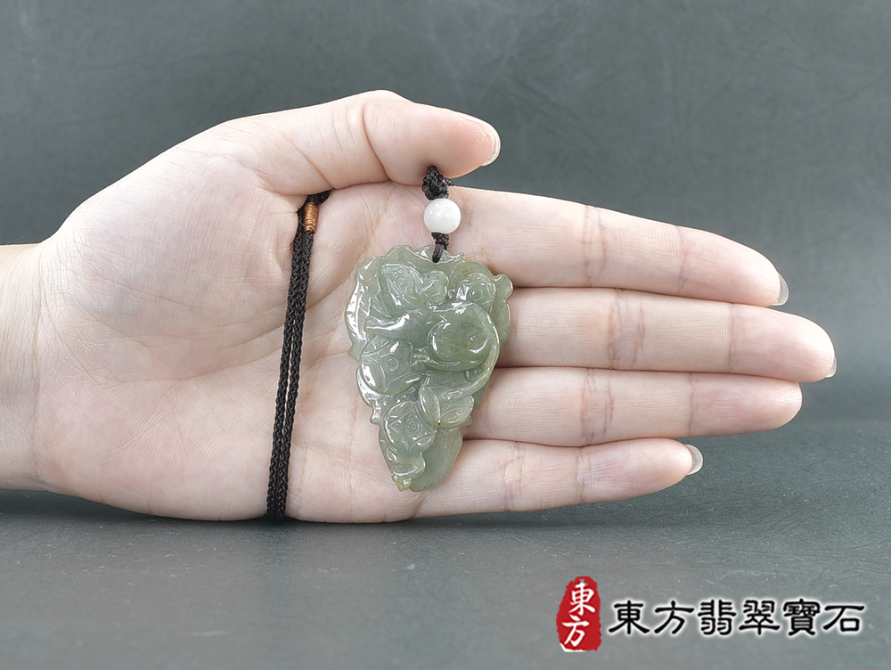 翡翠鼠項鍊玉珮(金錢鼠:鼠牌A貨翡翠鼠玉珮、緬甸玉鼠玉墜、鼠十二生肖項鍊)。綠色糯種翡鼠,MU088。客製化訂做各種翡翠鼠吊墜玉珮項鍊。★附A貨翡翠雙證書 5.jpg