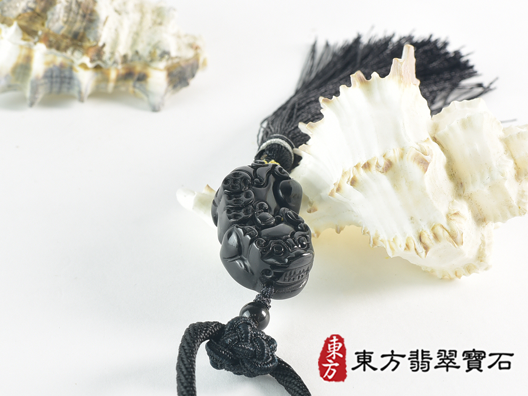 全黑黑曜石貔貅項鍊玉珮(招財貔貅:貔貅牌黑曜石貔貅玉珮、黑曜石貔貅玉墜)。黑曜石貔貅,PF868。客製化訂做各種黑曜石貔貅吊墜玉珮項鍊。★東方翡翠寶石保證卡 2.jpg