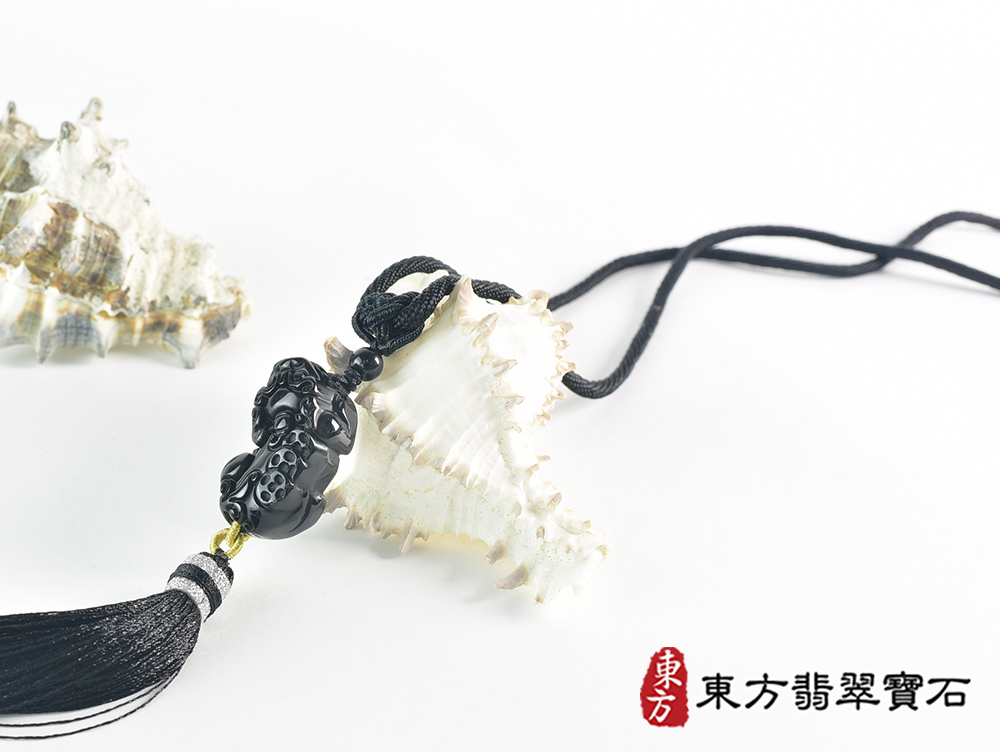 全黑黑曜石貔貅項鍊玉珮(招財貔貅:貔貅牌黑曜石貔貅玉珮、黑曜石貔貅玉墜)。黑曜石貔貅,PF868。客製化訂做各種黑曜石貔貅吊墜玉珮項鍊。★東方翡翠寶石保證卡 5.jpg